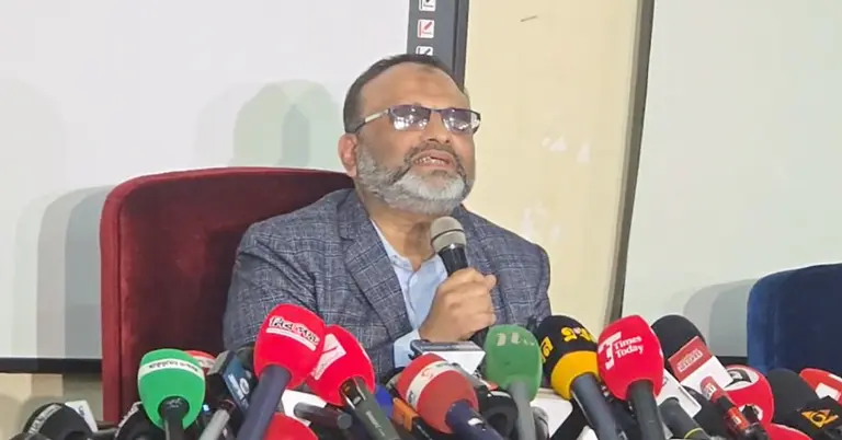 ঢাকা বিশ্ববিদ্যালয়ের উপাচার্য অধ্যাপক ড. নিয়াজ উদ্দিন খান